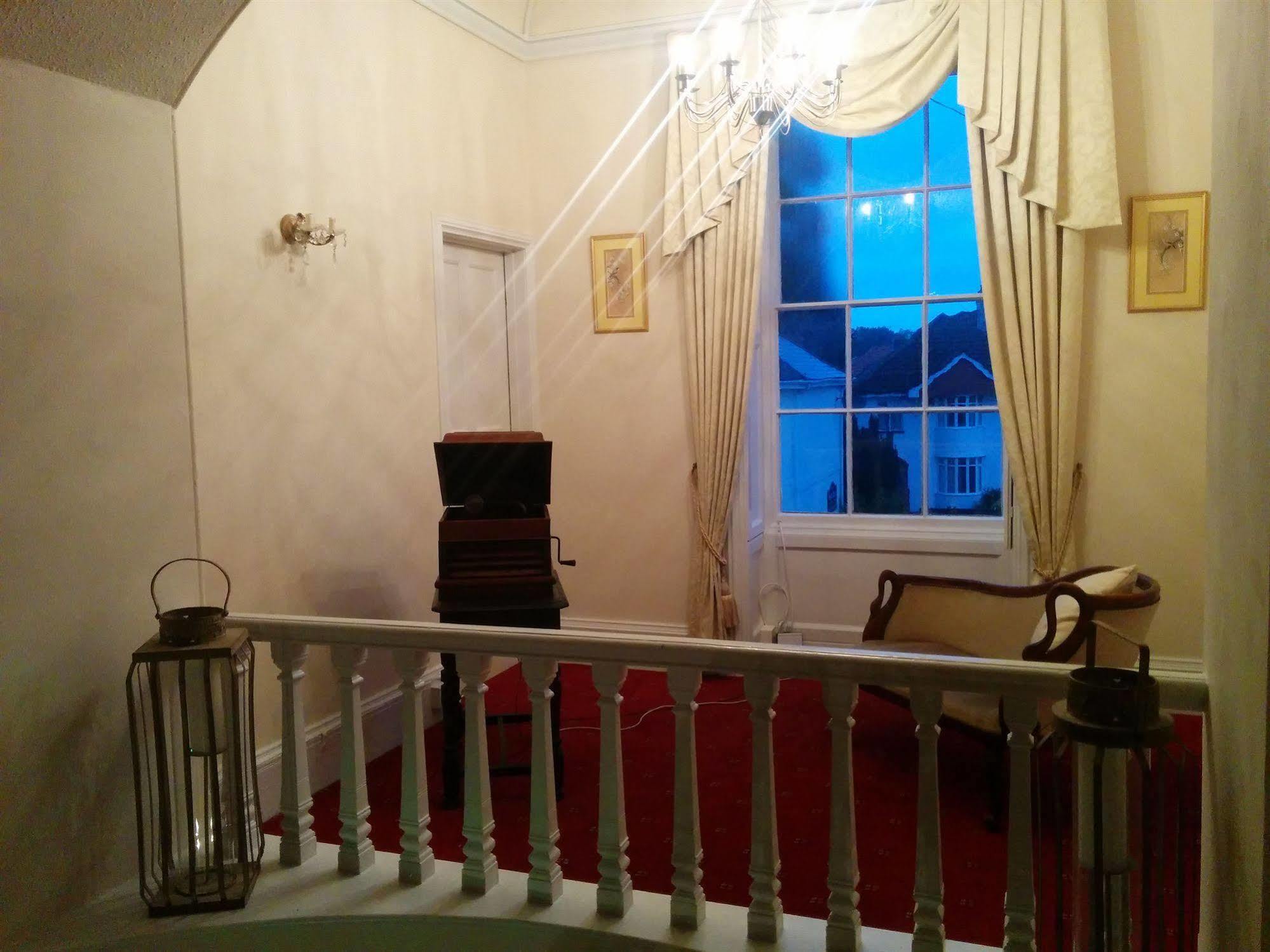 Norton House - Mumbles Bed & Breakfast 3*
